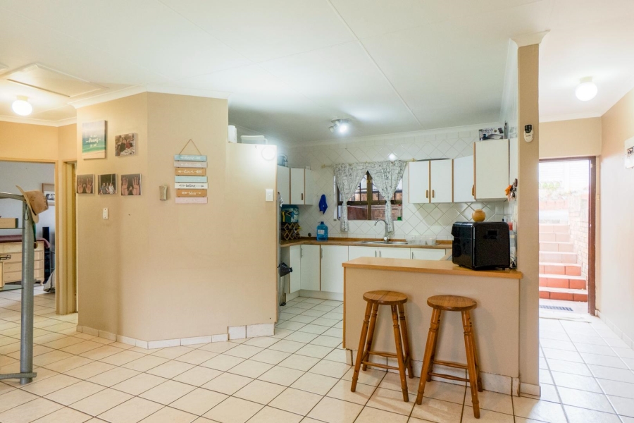 2 Bedroom Property for Sale in Amanzimtoti KwaZulu-Natal