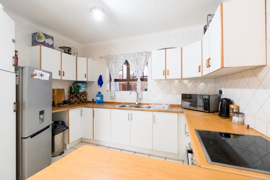 2 Bedroom Property for Sale in Amanzimtoti KwaZulu-Natal