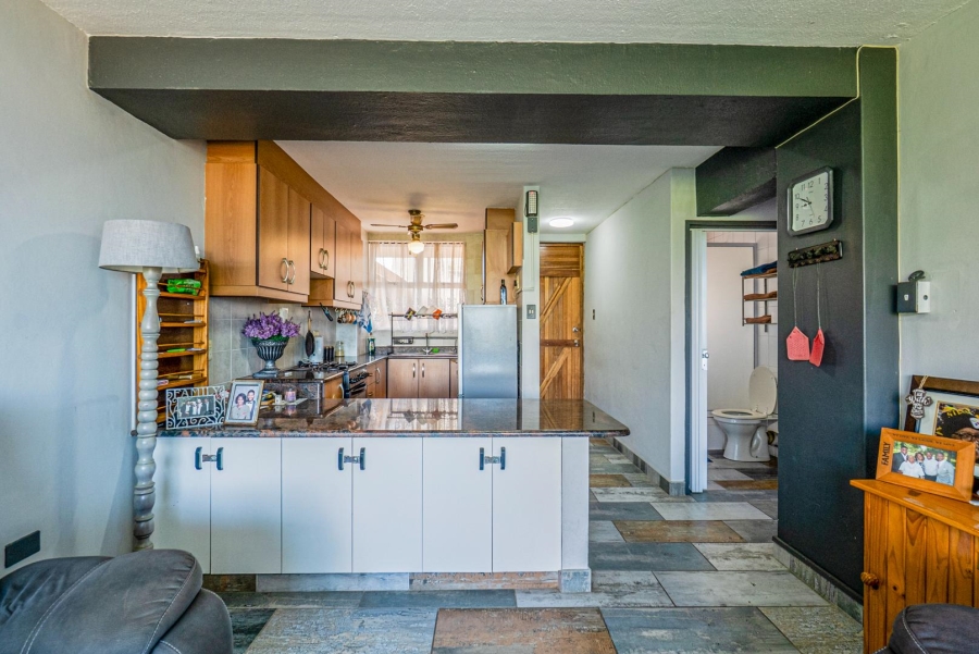 2 Bedroom Property for Sale in Amanzimtoti KwaZulu-Natal