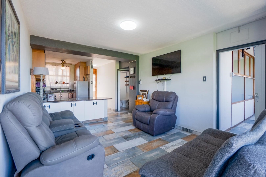 2 Bedroom Property for Sale in Amanzimtoti KwaZulu-Natal