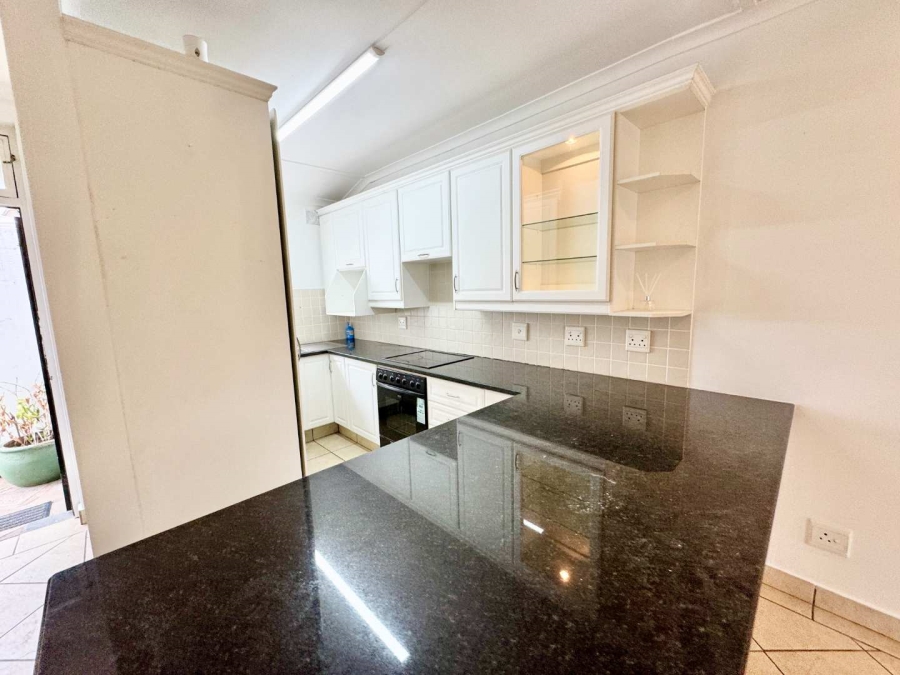 To Let 2 Bedroom Property for Rent in Durban North KwaZulu-Natal