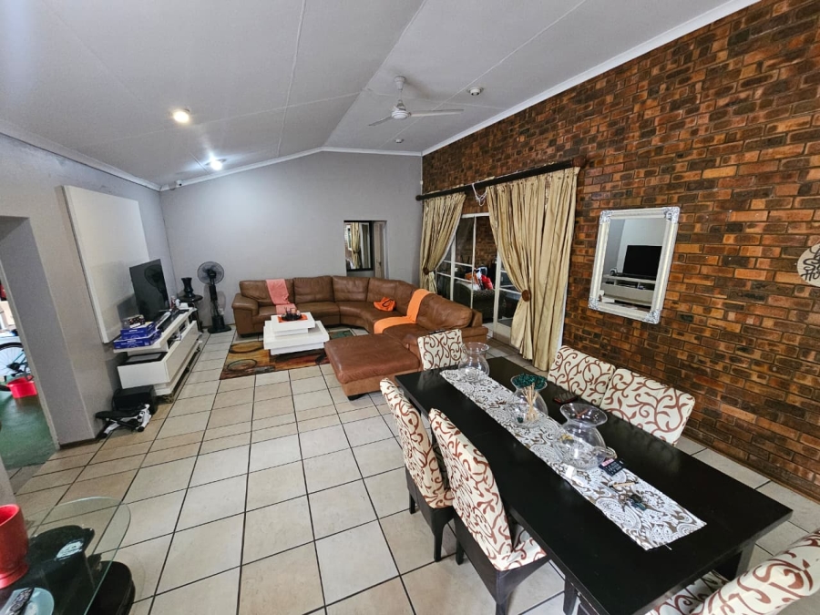 To Let 4 Bedroom Property for Rent in Veld En Vlei KwaZulu-Natal