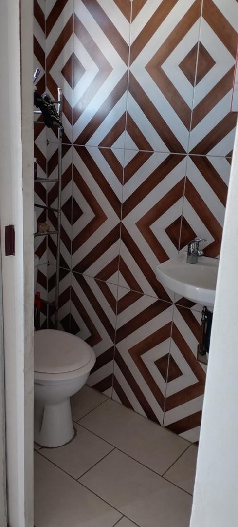 5 Bedroom Property for Sale in Whetstone KwaZulu-Natal