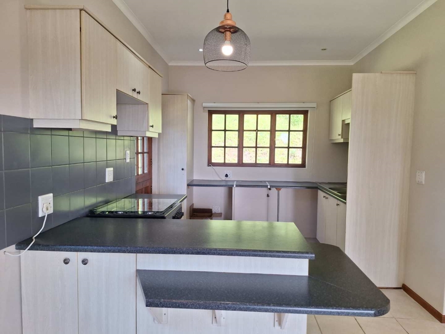 To Let 2 Bedroom Property for Rent in Kloof KwaZulu-Natal