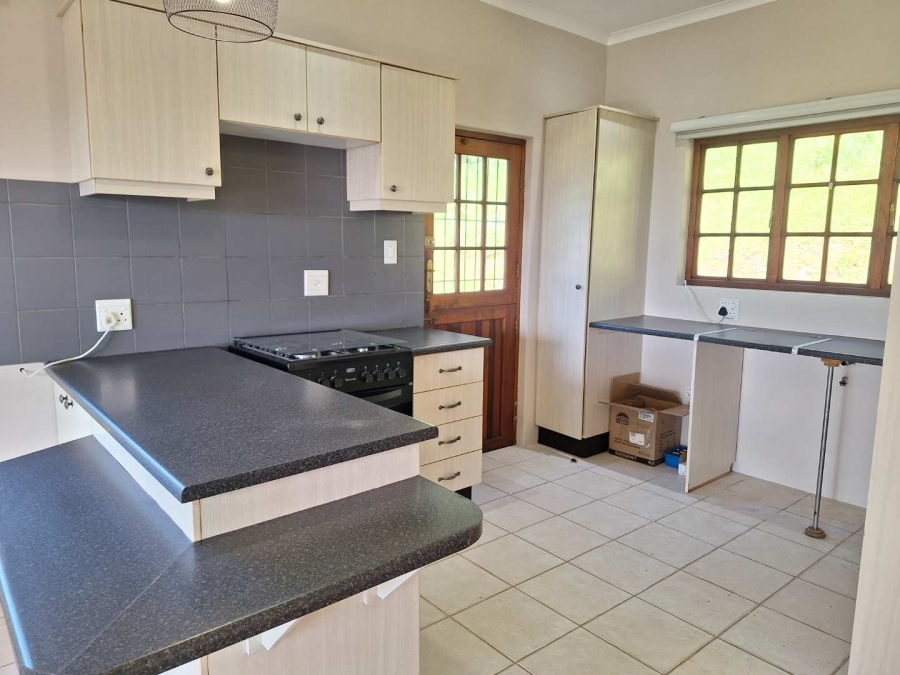 To Let 2 Bedroom Property for Rent in Kloof KwaZulu-Natal