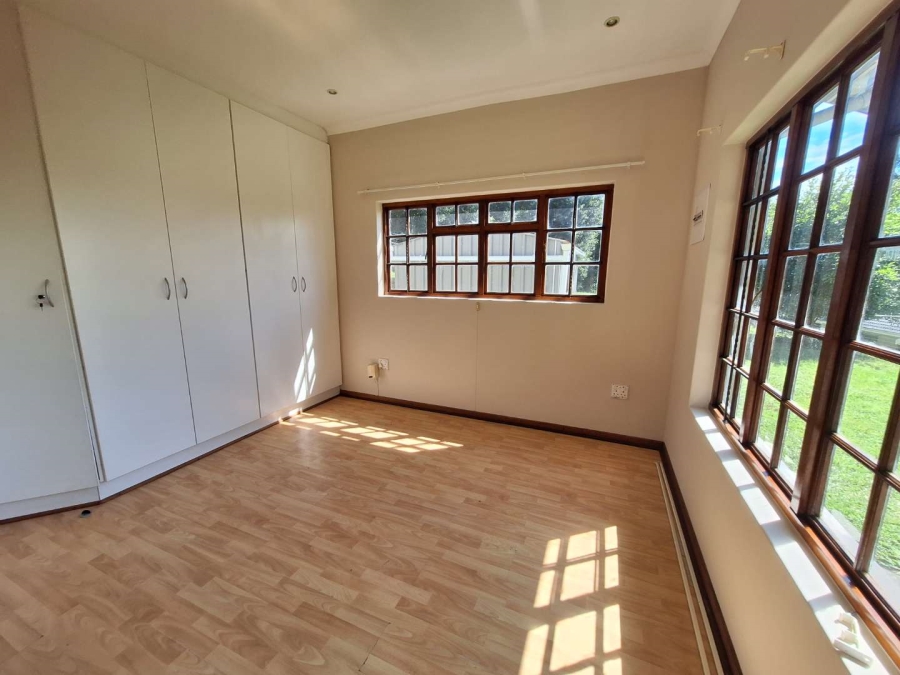 To Let 2 Bedroom Property for Rent in Kloof KwaZulu-Natal