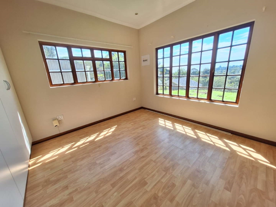 To Let 2 Bedroom Property for Rent in Kloof KwaZulu-Natal