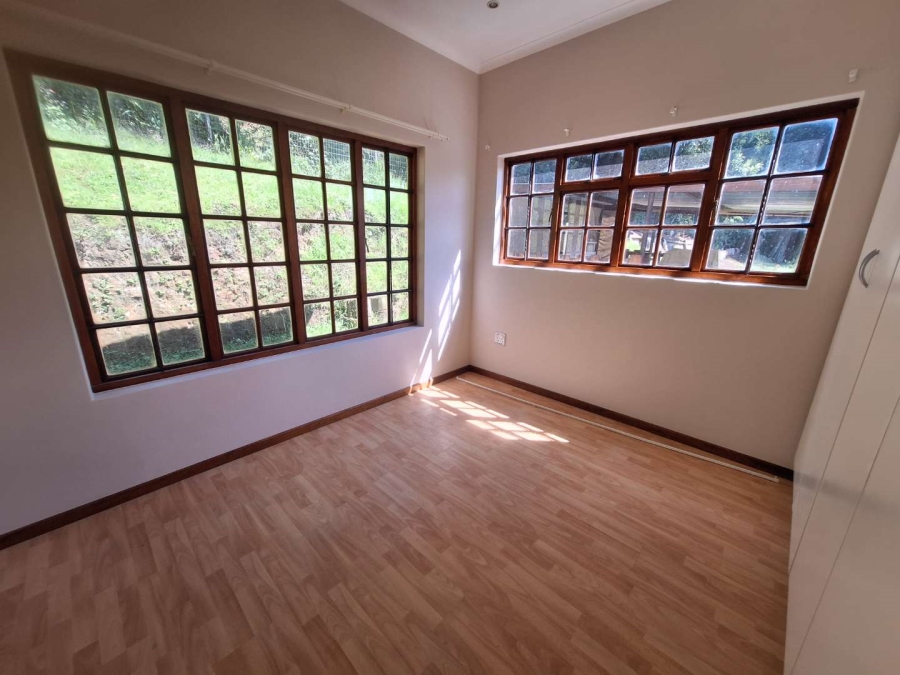 To Let 2 Bedroom Property for Rent in Kloof KwaZulu-Natal