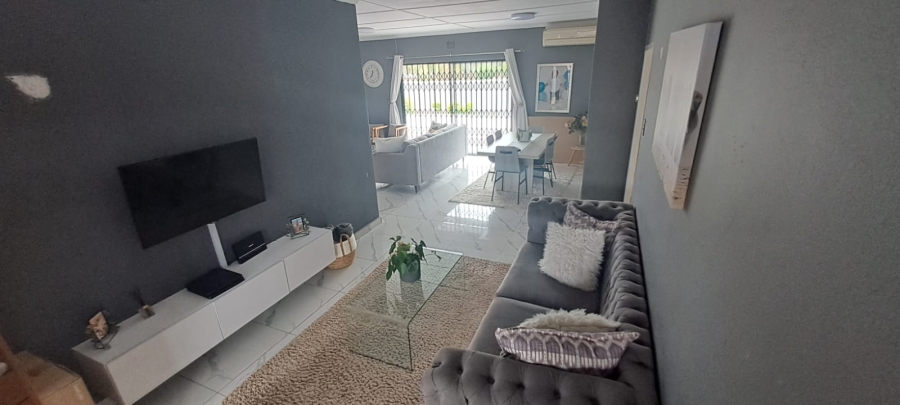 To Let 4 Bedroom Property for Rent in Meer En See KwaZulu-Natal