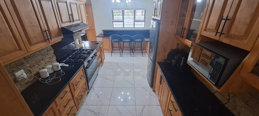 To Let 4 Bedroom Property for Rent in Meer En See KwaZulu-Natal