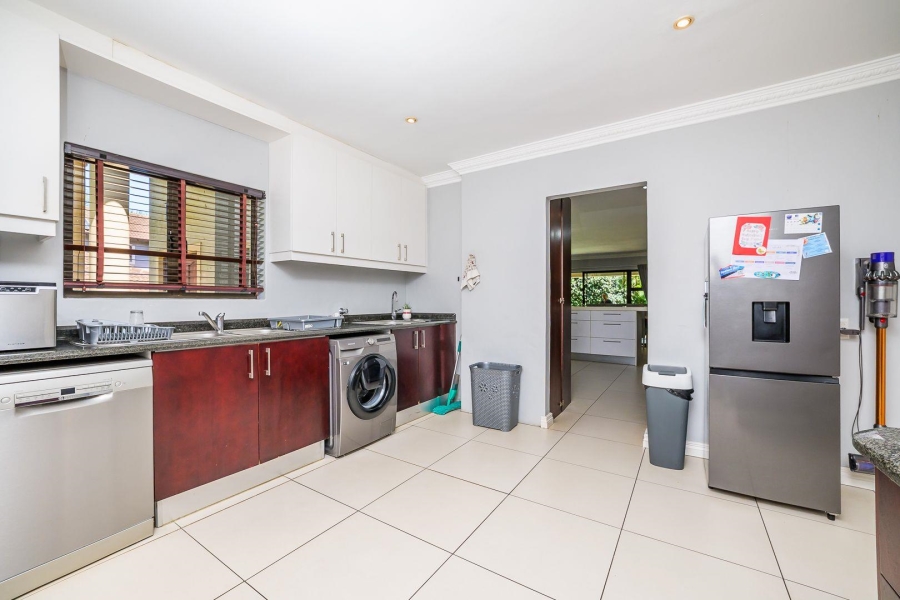 To Let 5 Bedroom Property for Rent in La Lucia KwaZulu-Natal