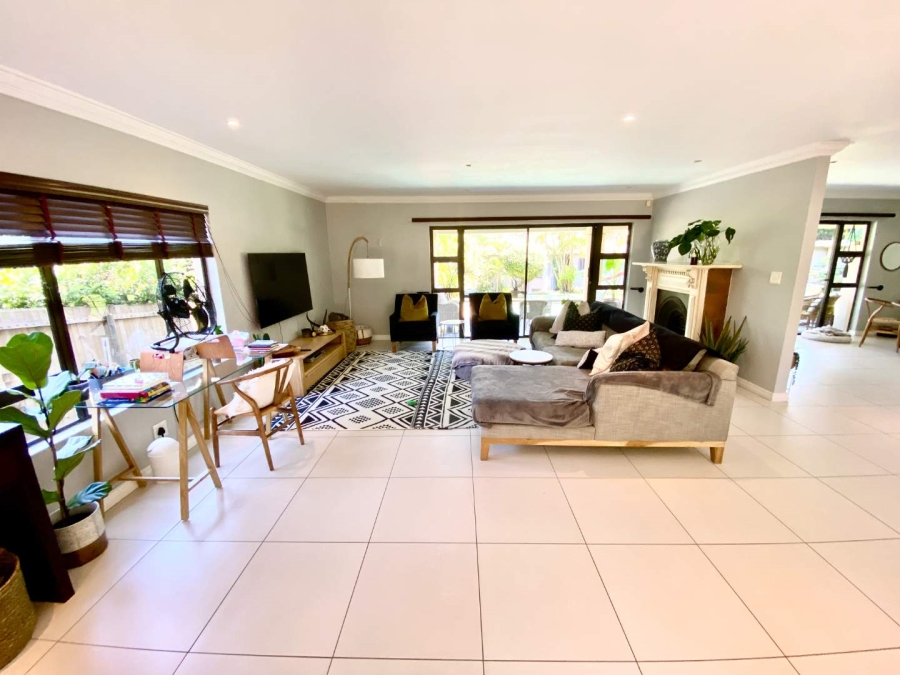 To Let 5 Bedroom Property for Rent in La Lucia KwaZulu-Natal