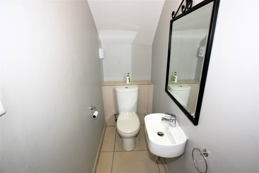 To Let 5 Bedroom Property for Rent in La Lucia KwaZulu-Natal