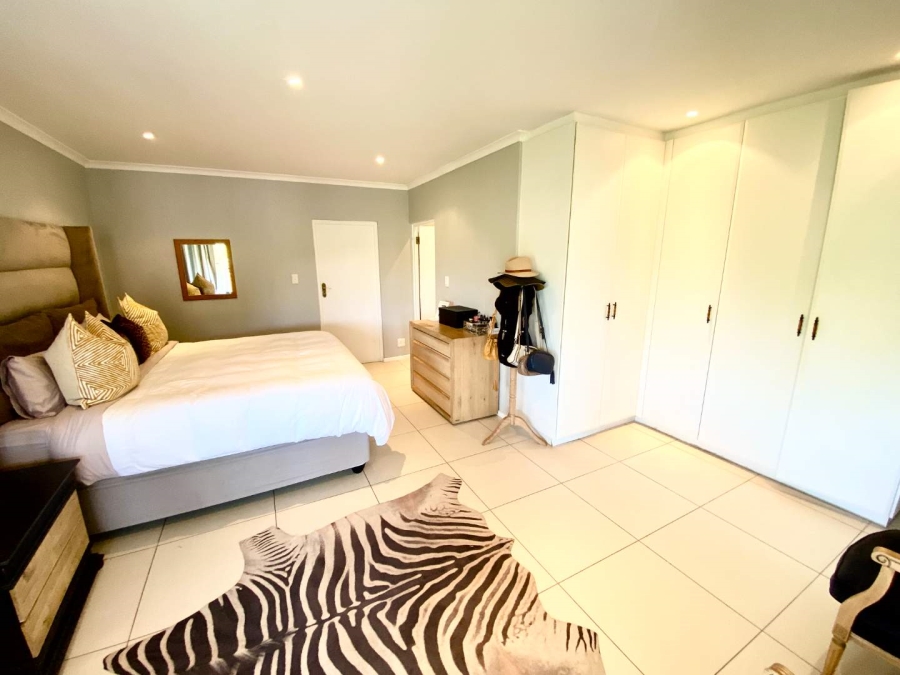 To Let 5 Bedroom Property for Rent in La Lucia KwaZulu-Natal