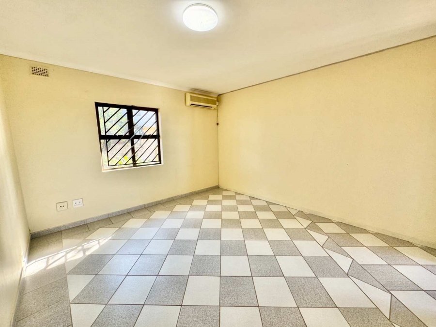 To Let 1 Bedroom Property for Rent in La Lucia KwaZulu-Natal