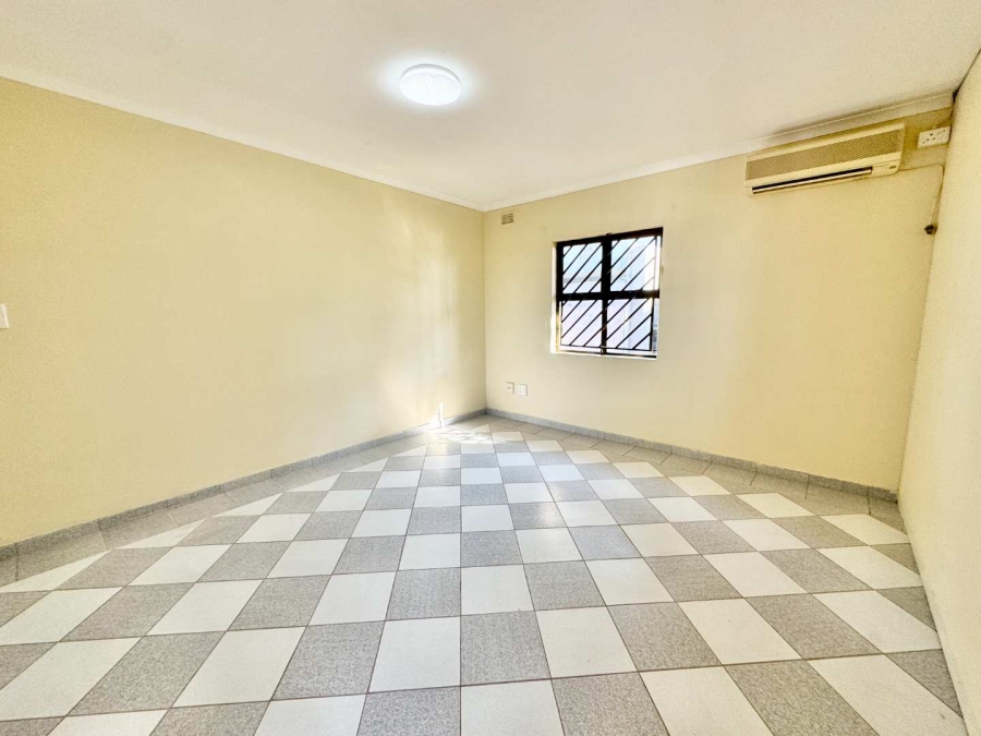 To Let 1 Bedroom Property for Rent in La Lucia KwaZulu-Natal