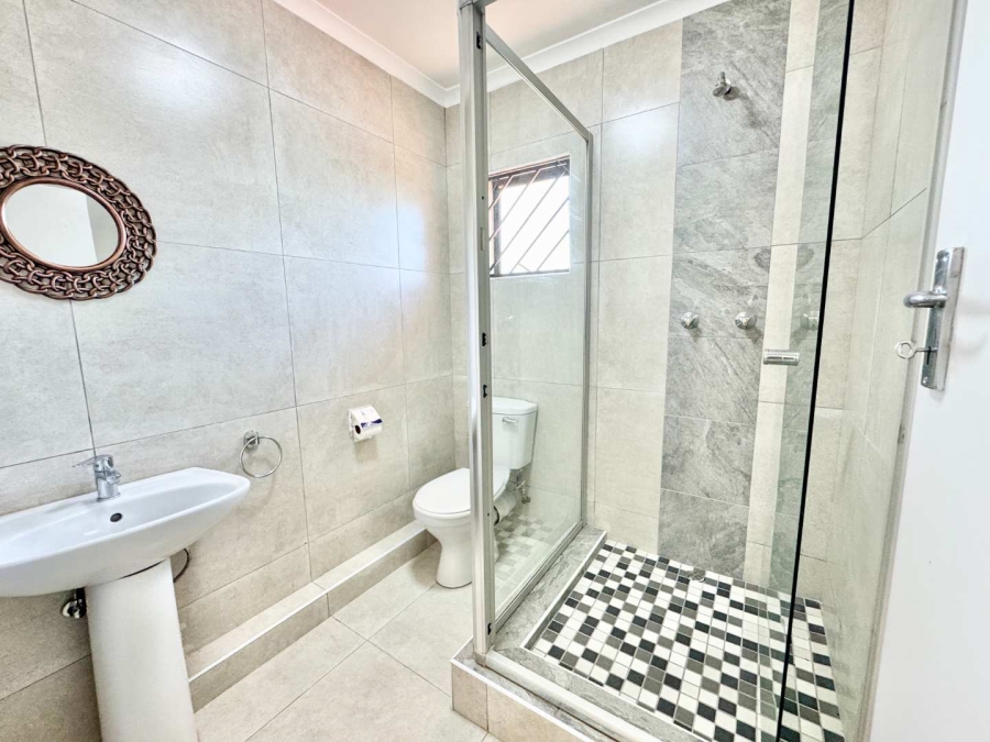 To Let 1 Bedroom Property for Rent in La Lucia KwaZulu-Natal