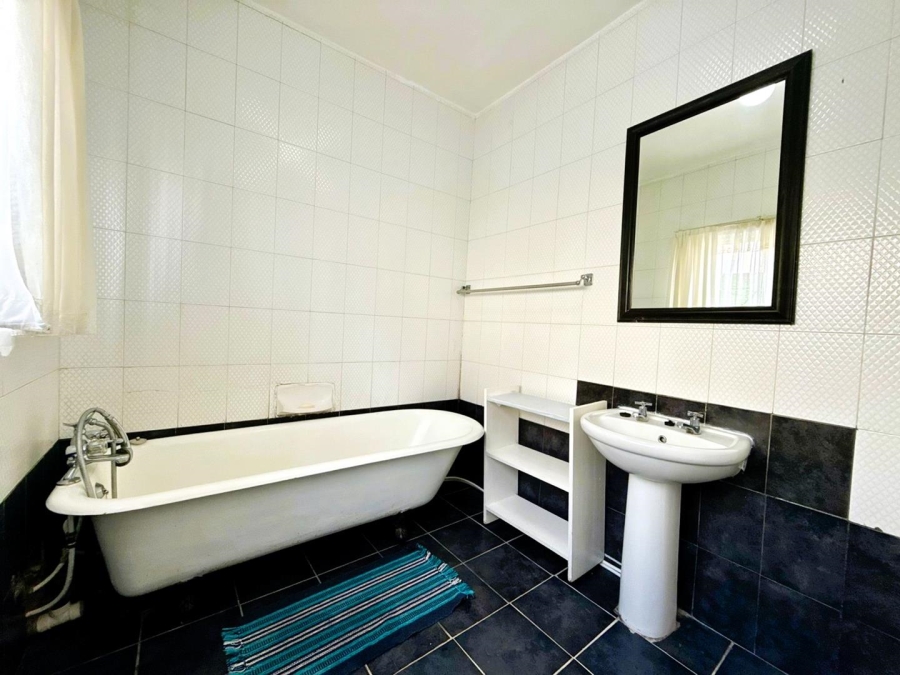 5 Bedroom Property for Sale in Mtwalume KwaZulu-Natal