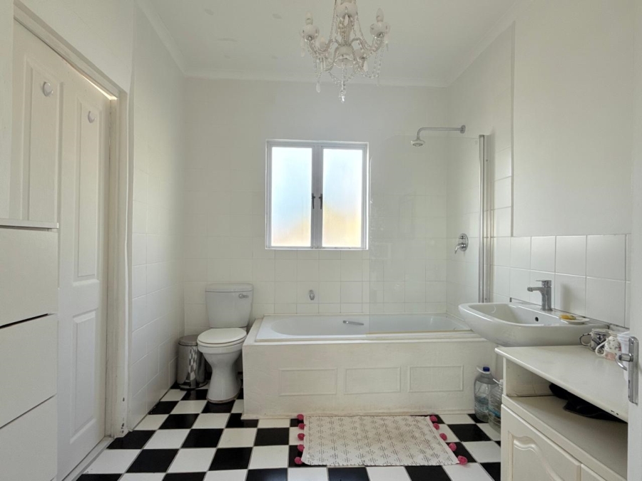 5 Bedroom Property for Sale in Mtwalume KwaZulu-Natal