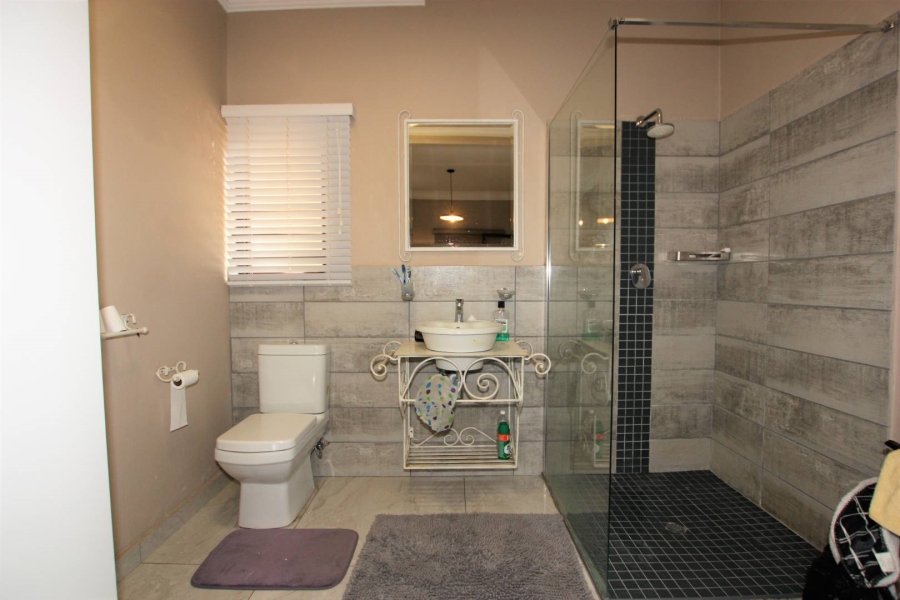 To Let 4 Bedroom Property for Rent in La Lucia KwaZulu-Natal