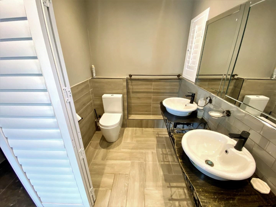 To Let 4 Bedroom Property for Rent in La Lucia KwaZulu-Natal