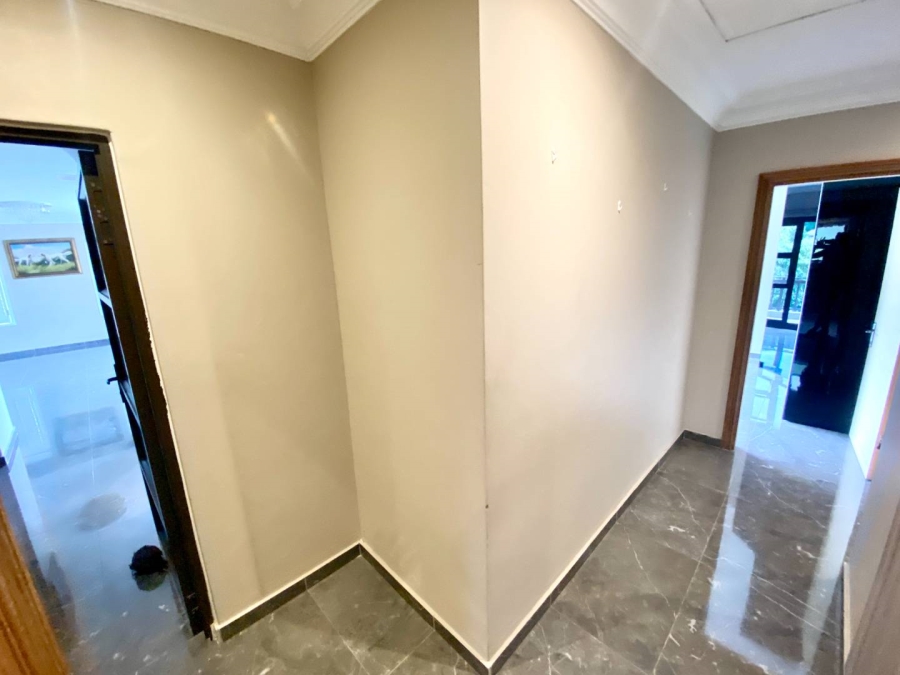 To Let 4 Bedroom Property for Rent in La Lucia KwaZulu-Natal