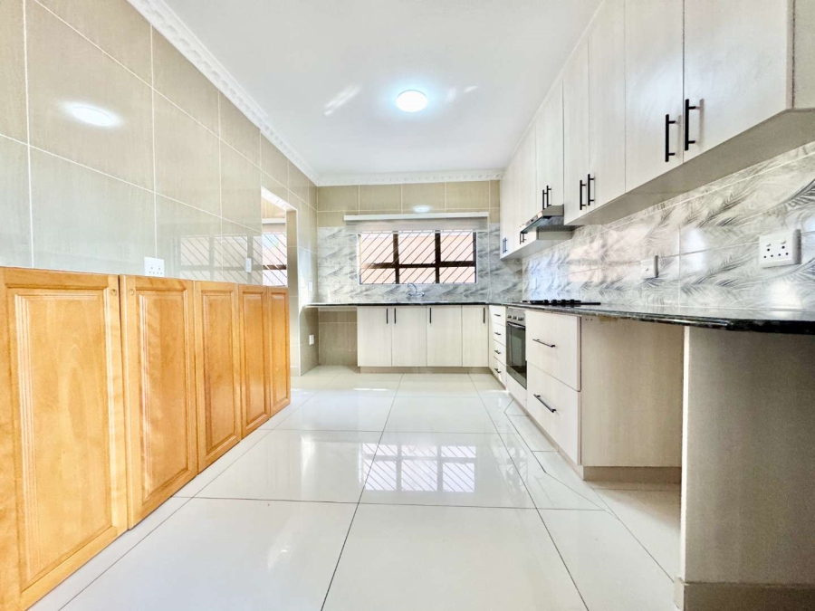 To Let 4 Bedroom Property for Rent in La Lucia KwaZulu-Natal