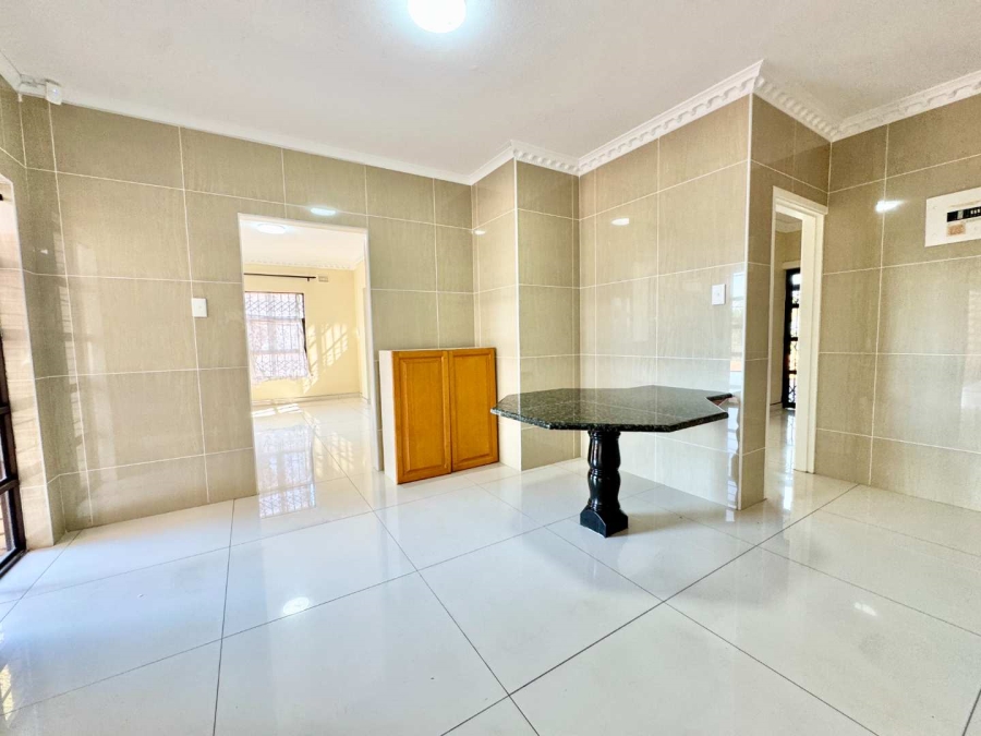 To Let 4 Bedroom Property for Rent in La Lucia KwaZulu-Natal