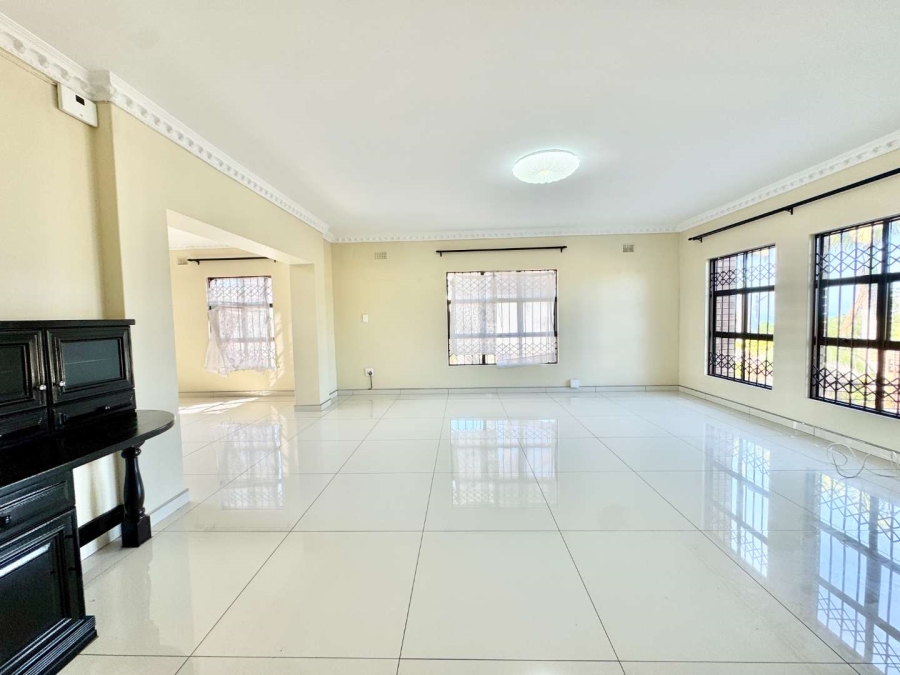 To Let 4 Bedroom Property for Rent in La Lucia KwaZulu-Natal