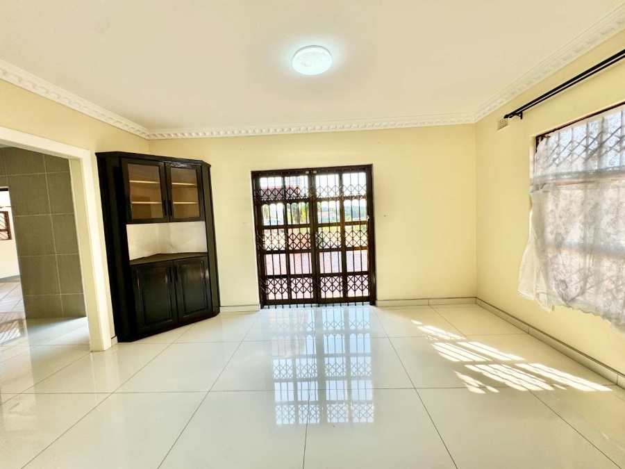 To Let 4 Bedroom Property for Rent in La Lucia KwaZulu-Natal