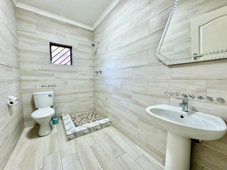 To Let 4 Bedroom Property for Rent in La Lucia KwaZulu-Natal