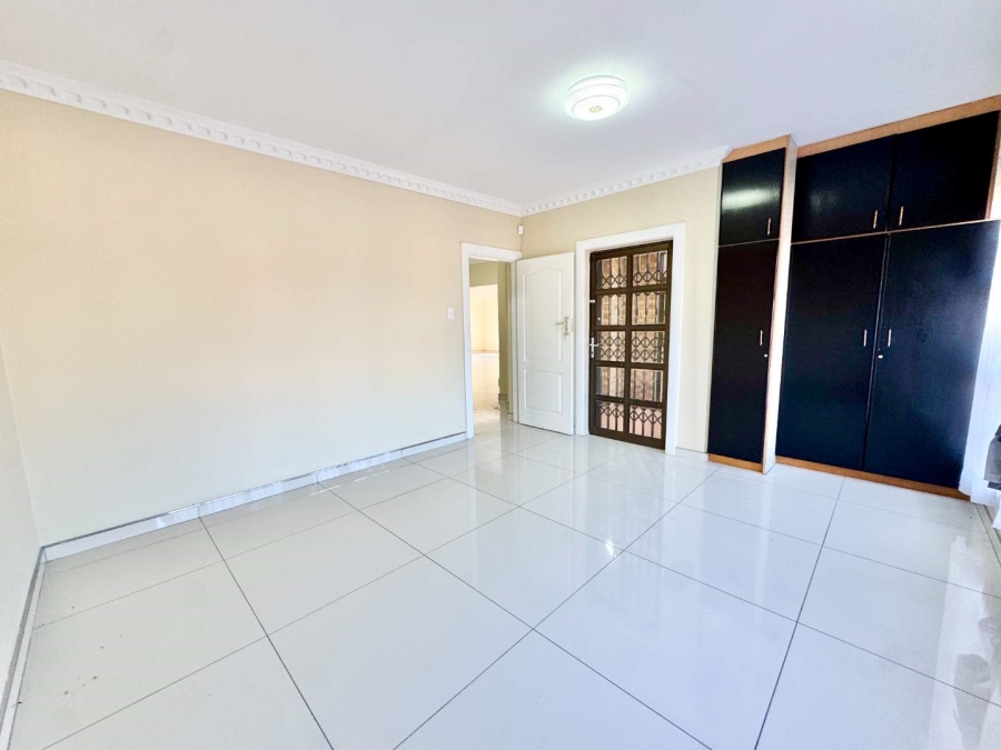 To Let 4 Bedroom Property for Rent in La Lucia KwaZulu-Natal