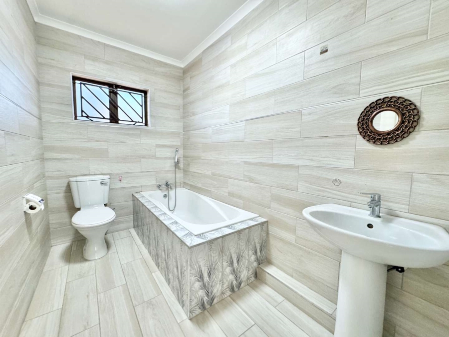 To Let 4 Bedroom Property for Rent in La Lucia KwaZulu-Natal