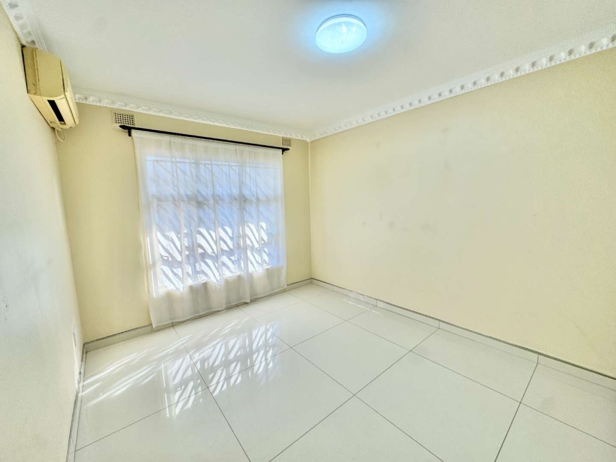 To Let 4 Bedroom Property for Rent in La Lucia KwaZulu-Natal