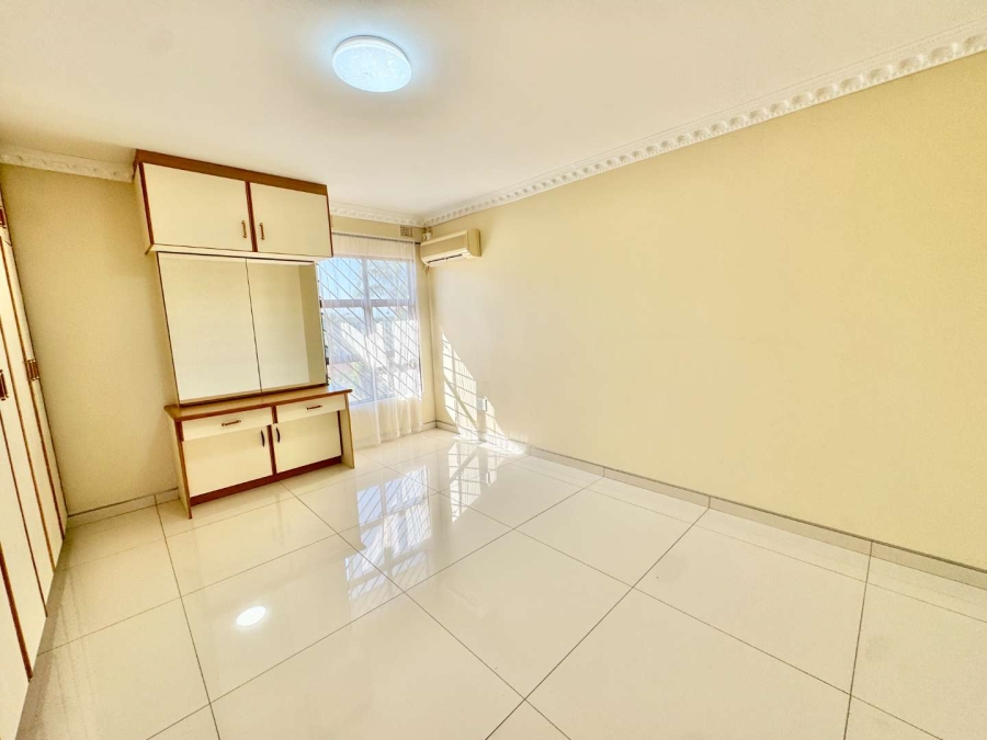 To Let 4 Bedroom Property for Rent in La Lucia KwaZulu-Natal