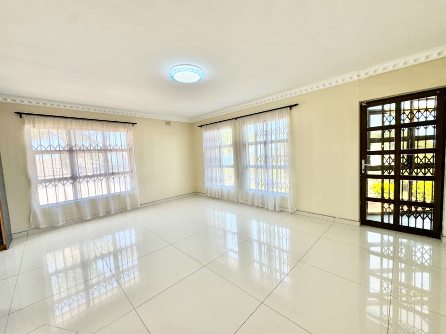 To Let 4 Bedroom Property for Rent in La Lucia KwaZulu-Natal