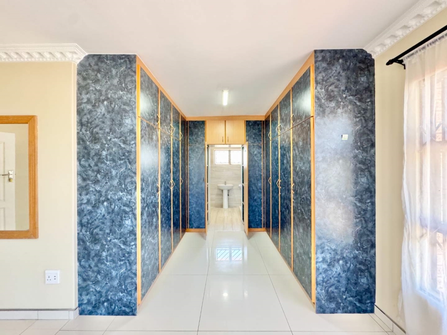 To Let 4 Bedroom Property for Rent in La Lucia KwaZulu-Natal