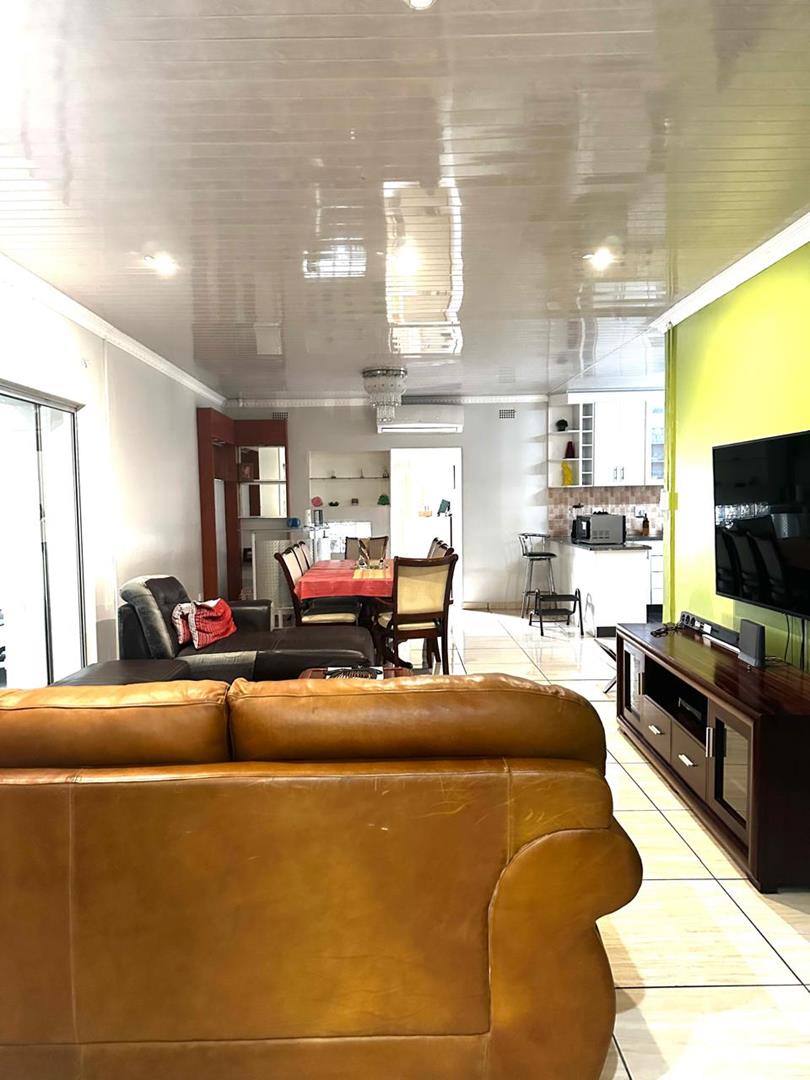 4 Bedroom Property for Sale in Richem KwaZulu-Natal