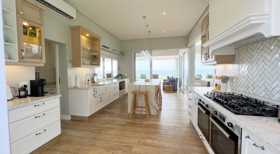 6 Bedroom Property for Sale in Umhlanga KwaZulu-Natal