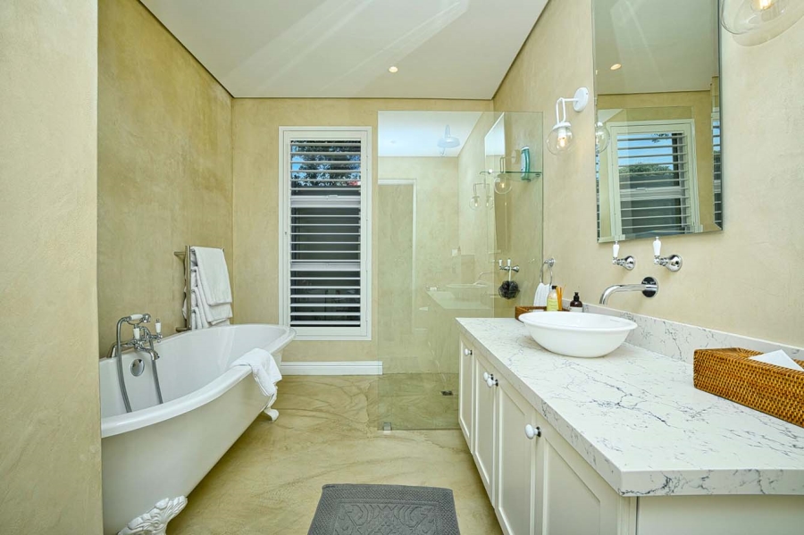 6 Bedroom Property for Sale in Umhlanga KwaZulu-Natal