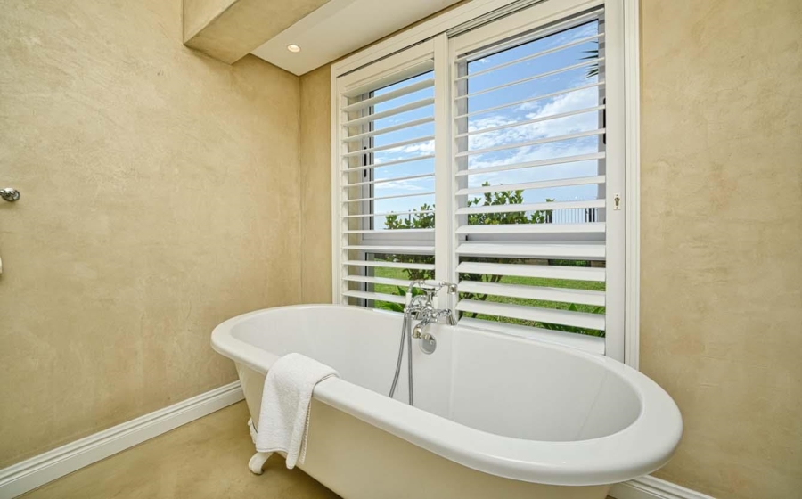 6 Bedroom Property for Sale in Umhlanga KwaZulu-Natal