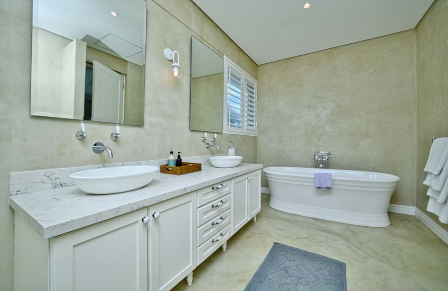 6 Bedroom Property for Sale in Umhlanga KwaZulu-Natal