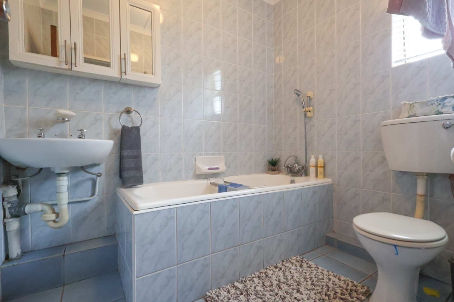 3 Bedroom Property for Sale in Woodhaven KwaZulu-Natal