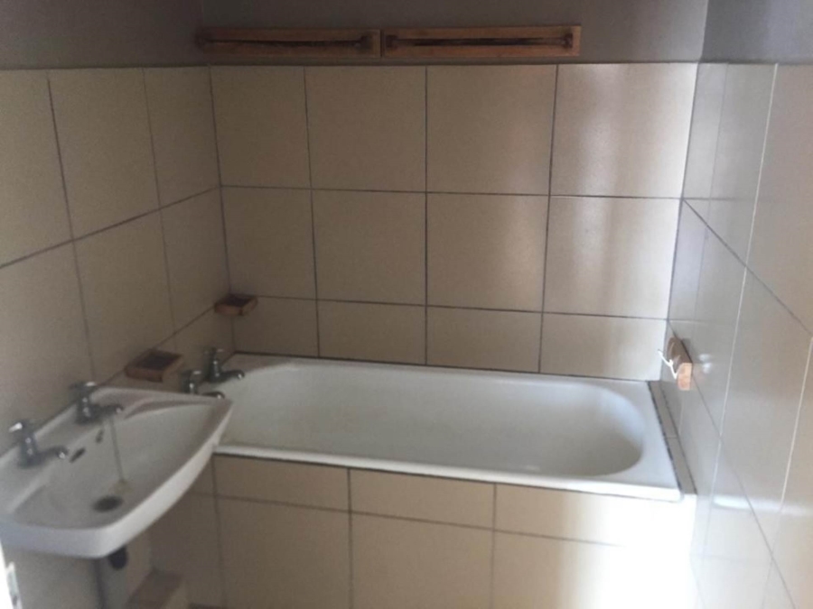 1 Bedroom Property for Sale in Empangeni Central KwaZulu-Natal