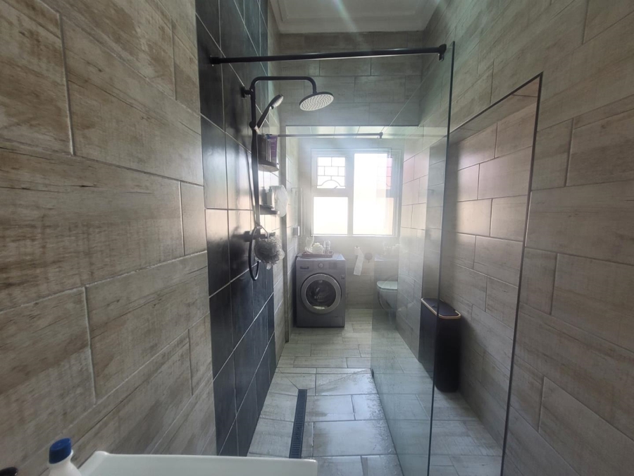 4 Bedroom Property for Sale in Windermere KwaZulu-Natal