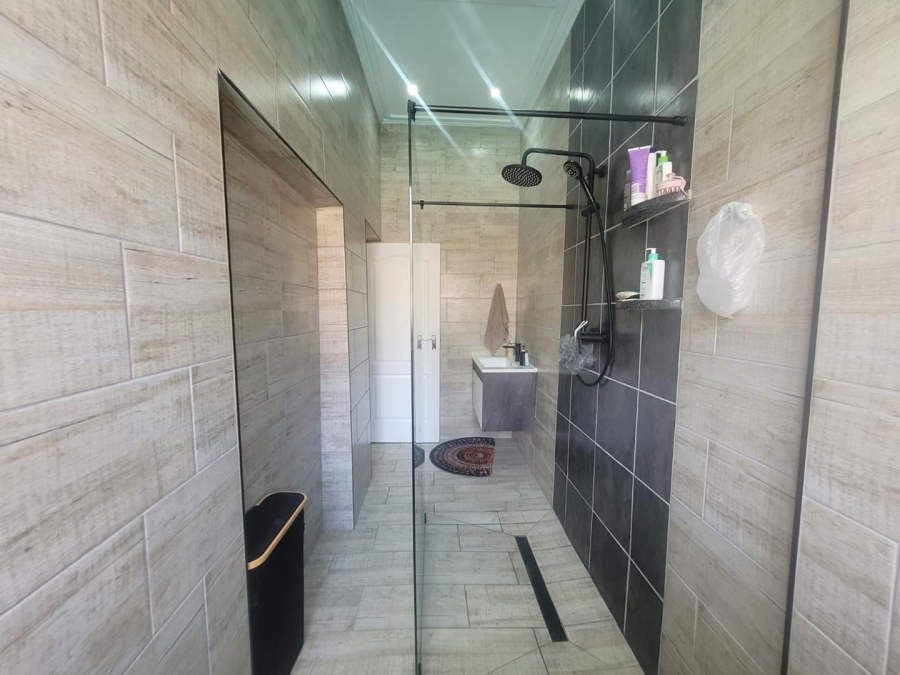 4 Bedroom Property for Sale in Windermere KwaZulu-Natal