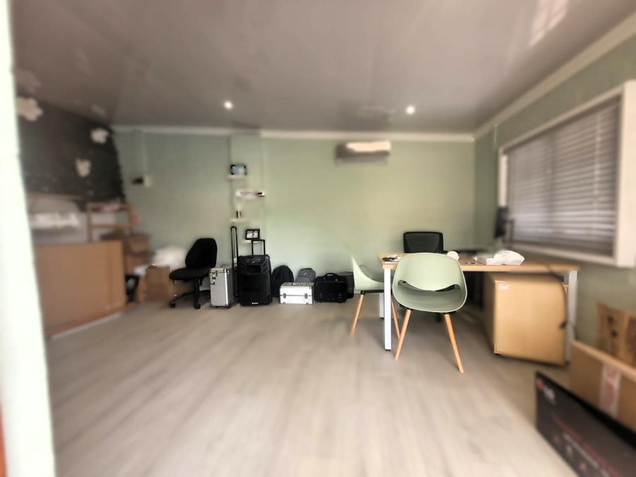 4 Bedroom Property for Sale in Windermere KwaZulu-Natal