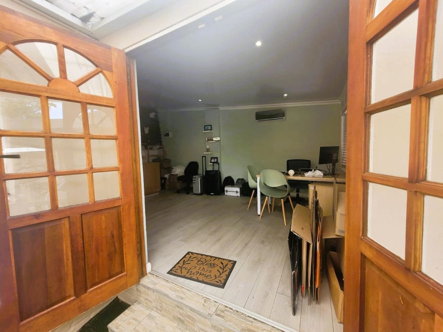 4 Bedroom Property for Sale in Windermere KwaZulu-Natal