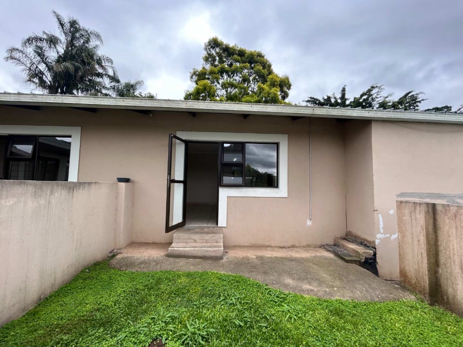 2 Bedroom Property for Sale in Waterfall KwaZulu-Natal