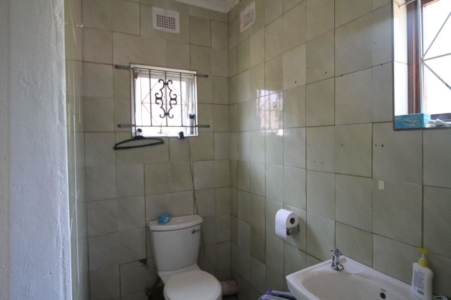 To Let 4 Bedroom Property for Rent in La Mercy KwaZulu-Natal